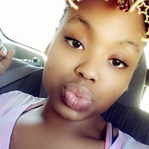 Meet your Posher, Kenisha